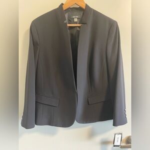 Nine West NEW black blazer. Tags still on. Size 16.